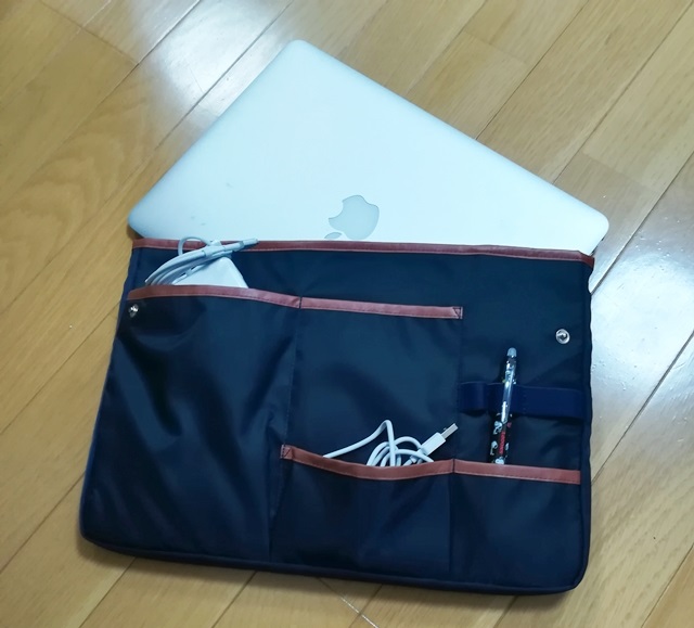 コクヨのバッグインバッグにMacBook Airを入れたところ