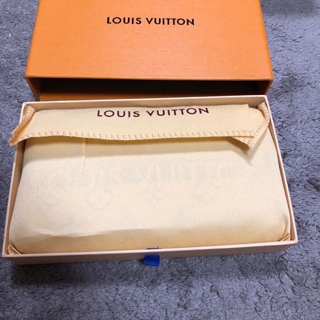 Amazonで買ったコピー品のVUITTON財布 (4)