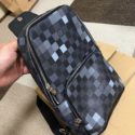 VUITTONのコピー品ボディバッグ (17)
